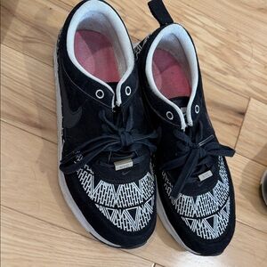 Nike Black and White Women's Sneakers